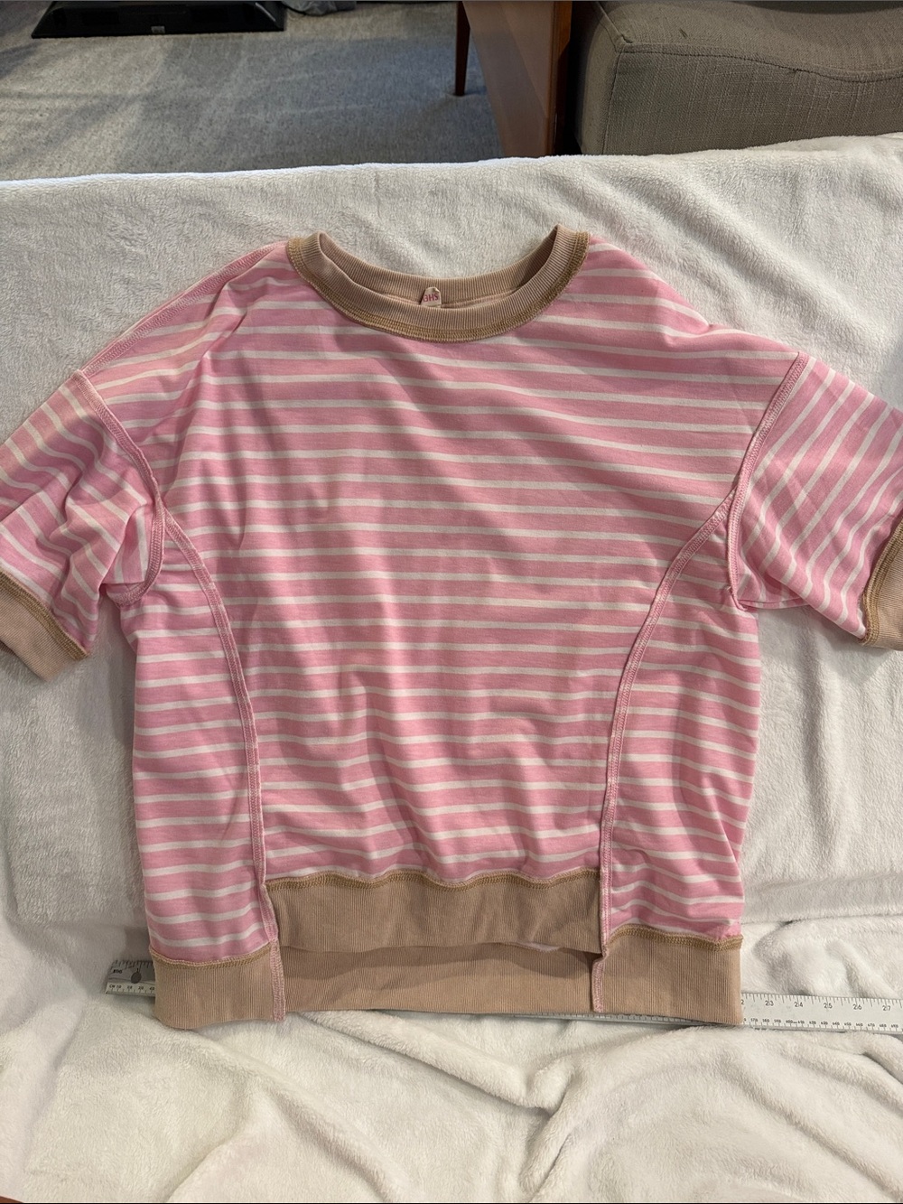 SHEWIN Pink & White Striped Short-Sleeve Tee with Tan Trim. Oversized  size smal